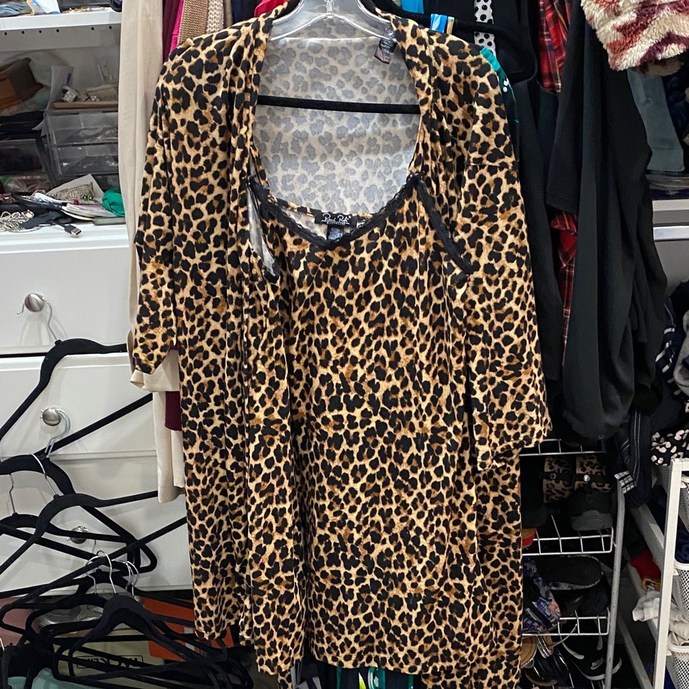 Leopard Print nightgown and robe Set